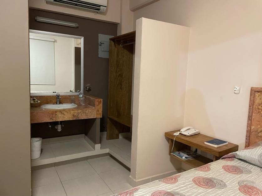 Hotel Santo Domingo Express Villahermosa Luaran gambar